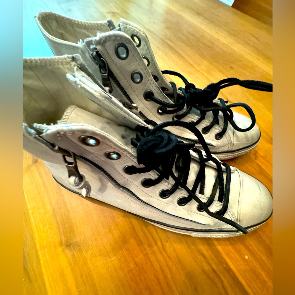 John Varvatos converse Chuck Taylor white distressed leather double zip men’s 9